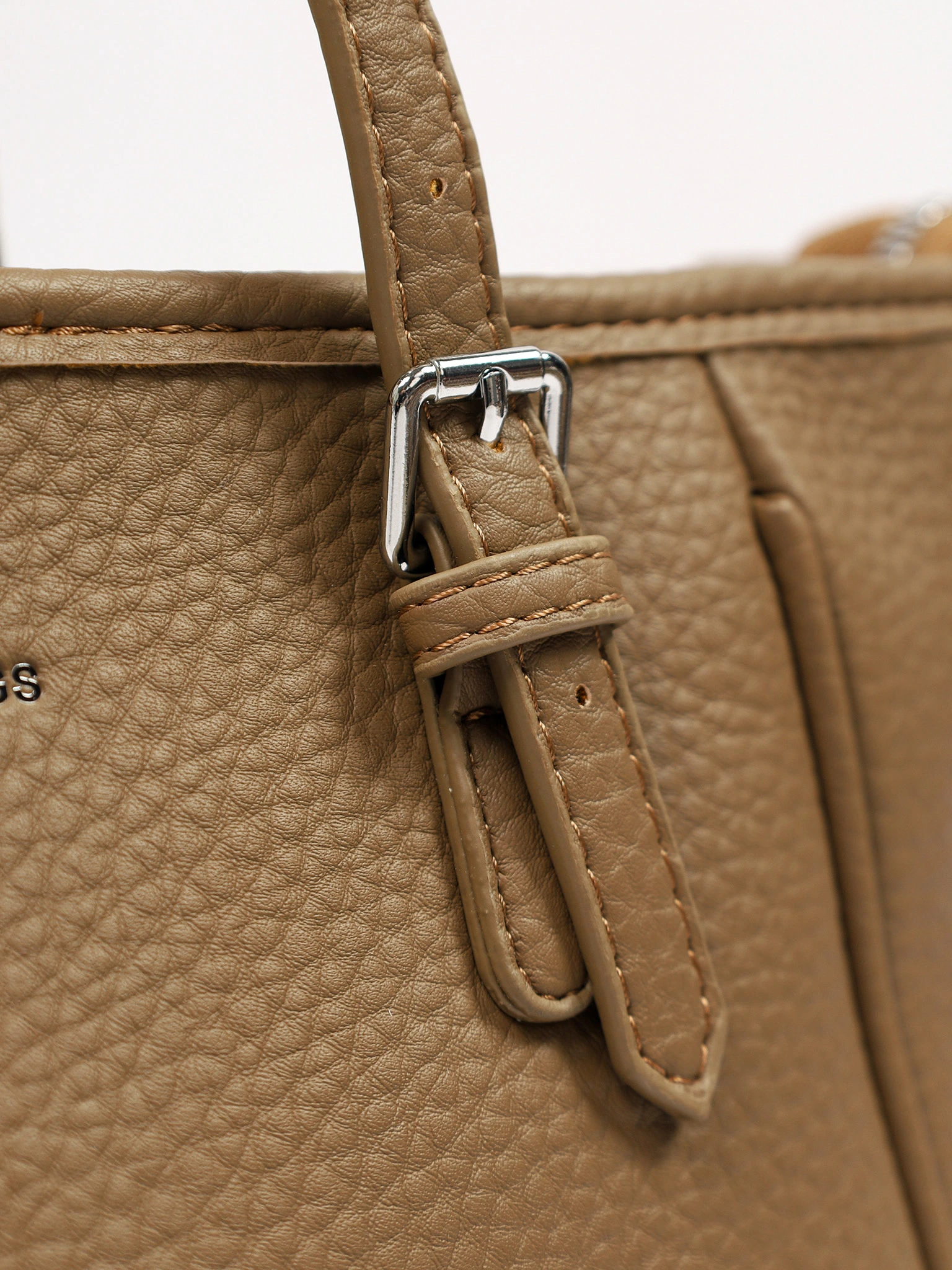 Сумка-тоут  с регулируемыми ручками и тиснением в ассортименте